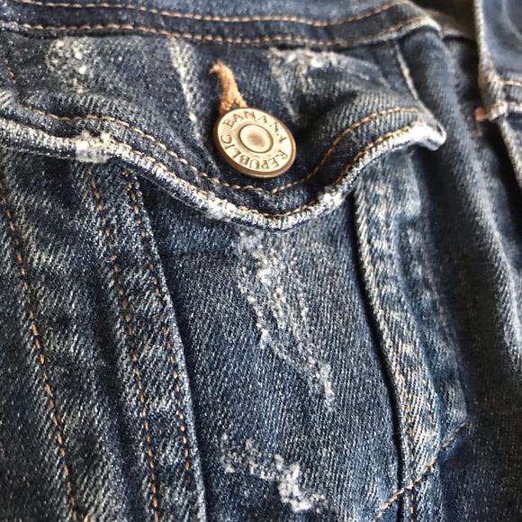 Slim Fit Denim Jacket Like New - Picture 2 of 7
